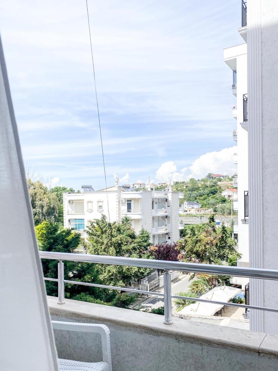 Lunasol Seaside Apartments Durres Ngoại thất bức ảnh